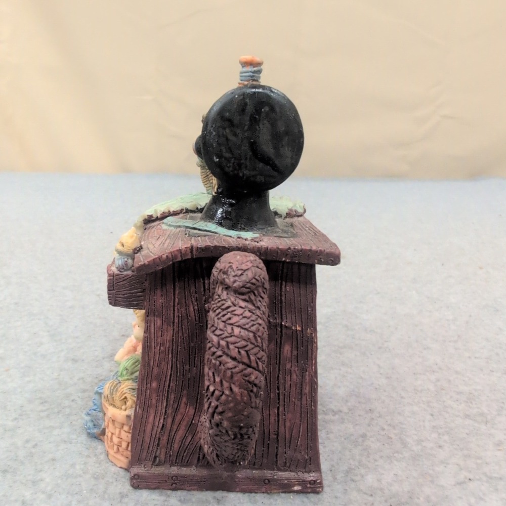 Vintage Style Sewing Machine Teapot Figurine Knitting Girl Cat Resin Decor - Picture 2 of 6